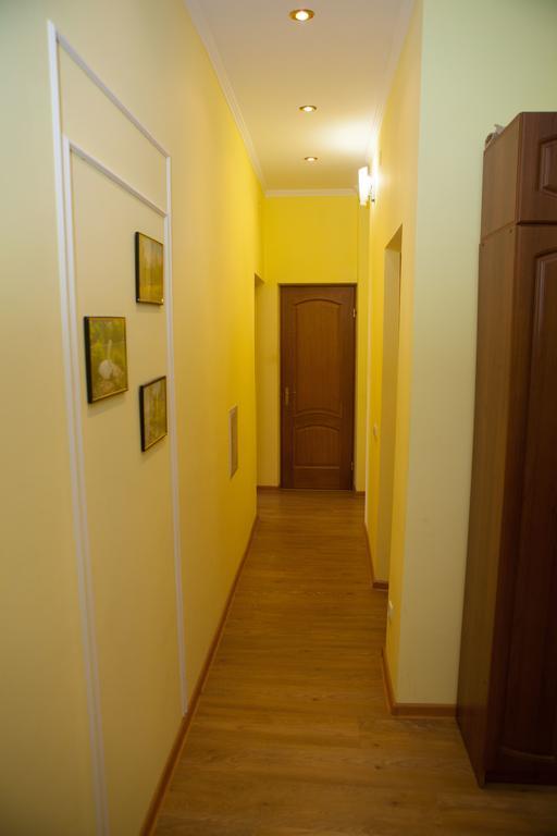 Apartment In 2 Min From Poznyaky Metro Station Kiev Exterior foto